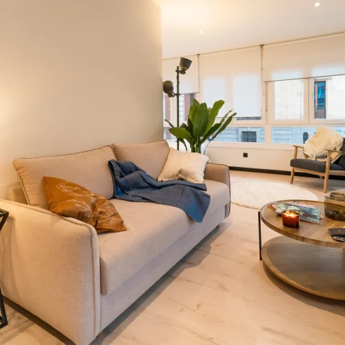 sofa de habitacion alojamiento coliving valladolid